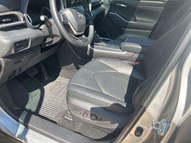 2025 Toyota Highlander Hybrid XLE