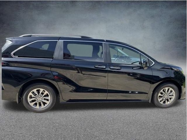 2026 Toyota Sienna XLE 7 Passenger