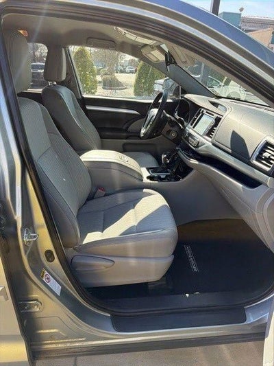 2019 Toyota Highlander LE